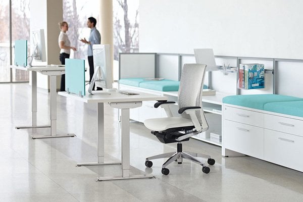 Bureau ajustable en hauteur