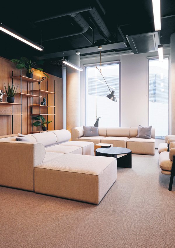 Resimercial Furniture Solutions in the Modern Office space